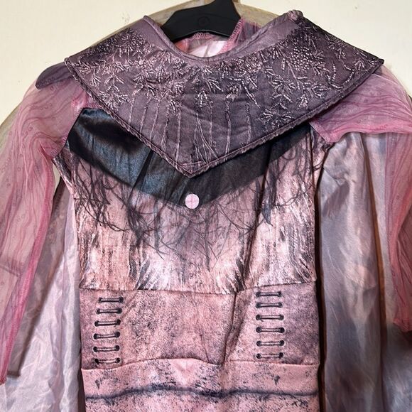 Descendants costume size small 6X- 8X - Picture 3 of 6